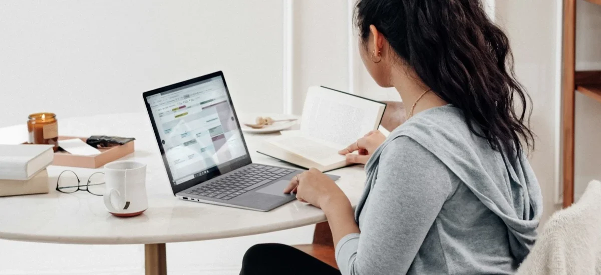 SEO vs SEA : quelle stratégie choisir pour optimiser votre visibilité en ligne ?